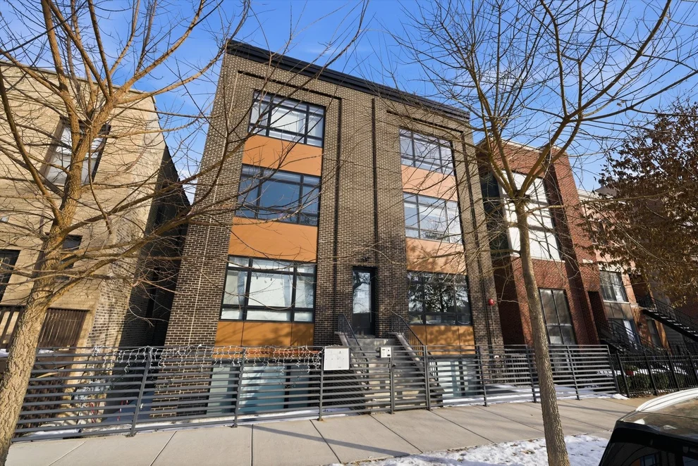 Unit for sale at 1334 W Grenshaw Street, Chicago, IL 60607