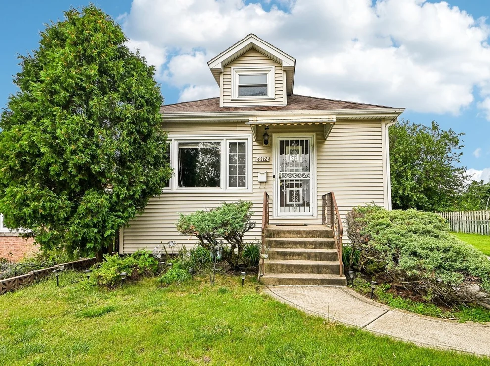 Unit for sale at 4312 Grace Street, Schiller Park, IL 60176