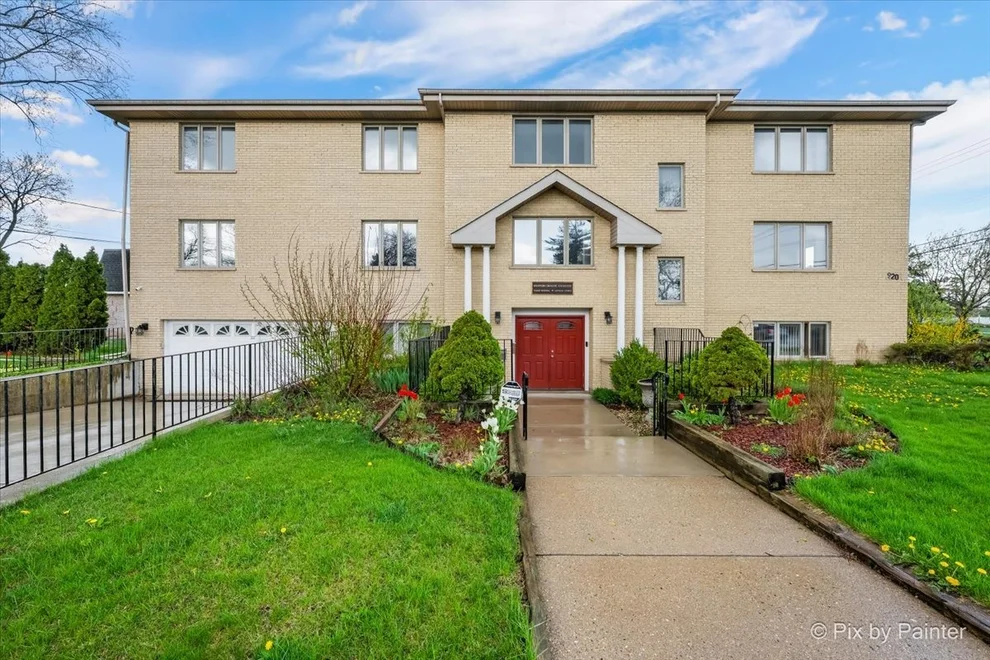 Unit for sale at 920 N Northwest Highway, Park Ridge, IL 60068