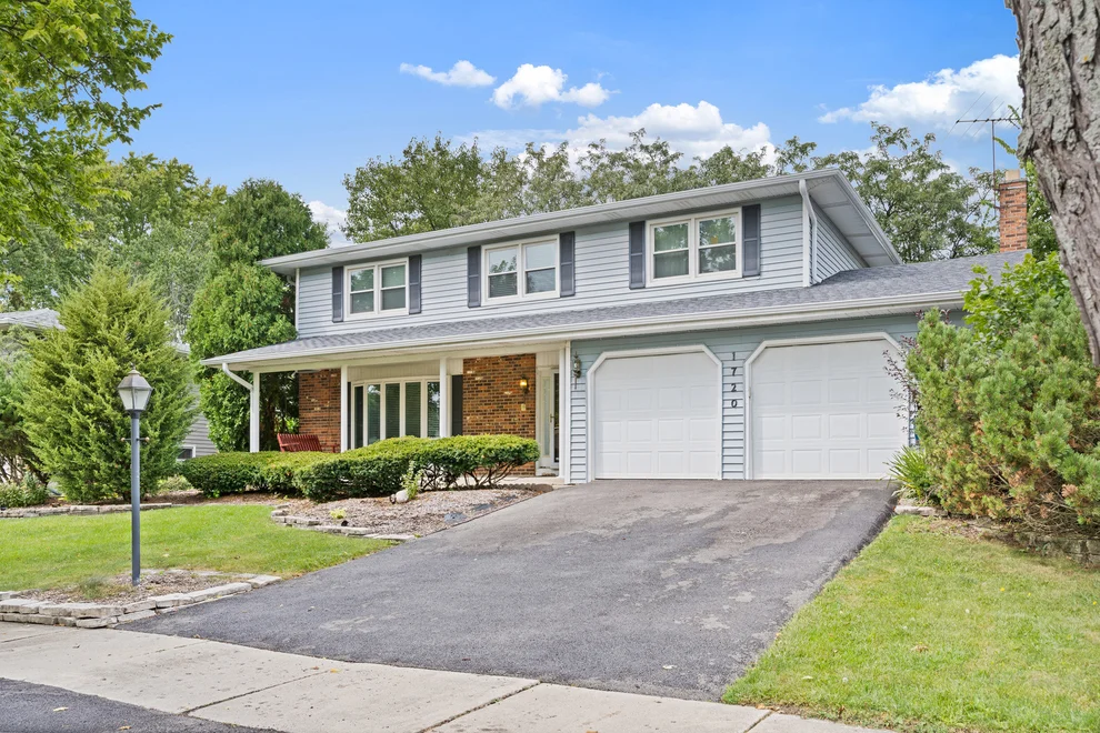 Unit for sale at 1720 Bolson Drive, Downers Grove, IL 60516