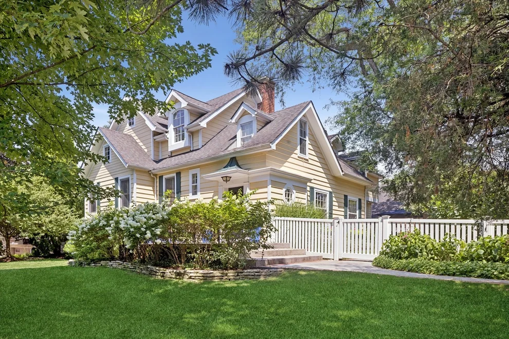 Unit for sale at 801 N MADISON Street, Hinsdale, IL 60521