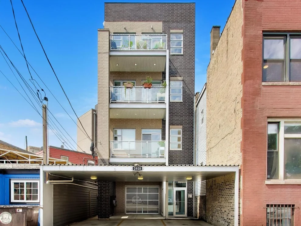Unit for sale at 2918 N Lakewood Avenue, Chicago, IL 60657
