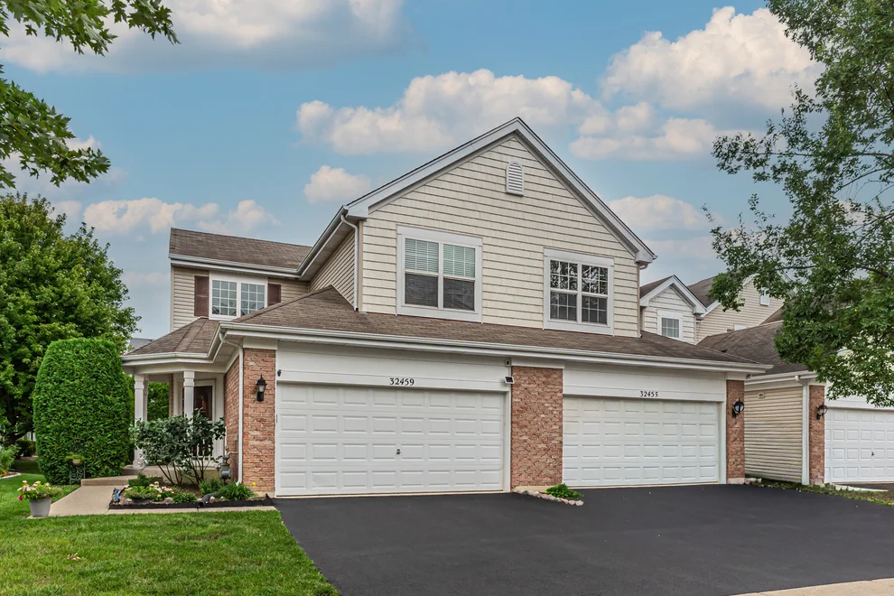 Unit for sale at 32459 N Allegheny Way, Lakemoor, IL 60051
