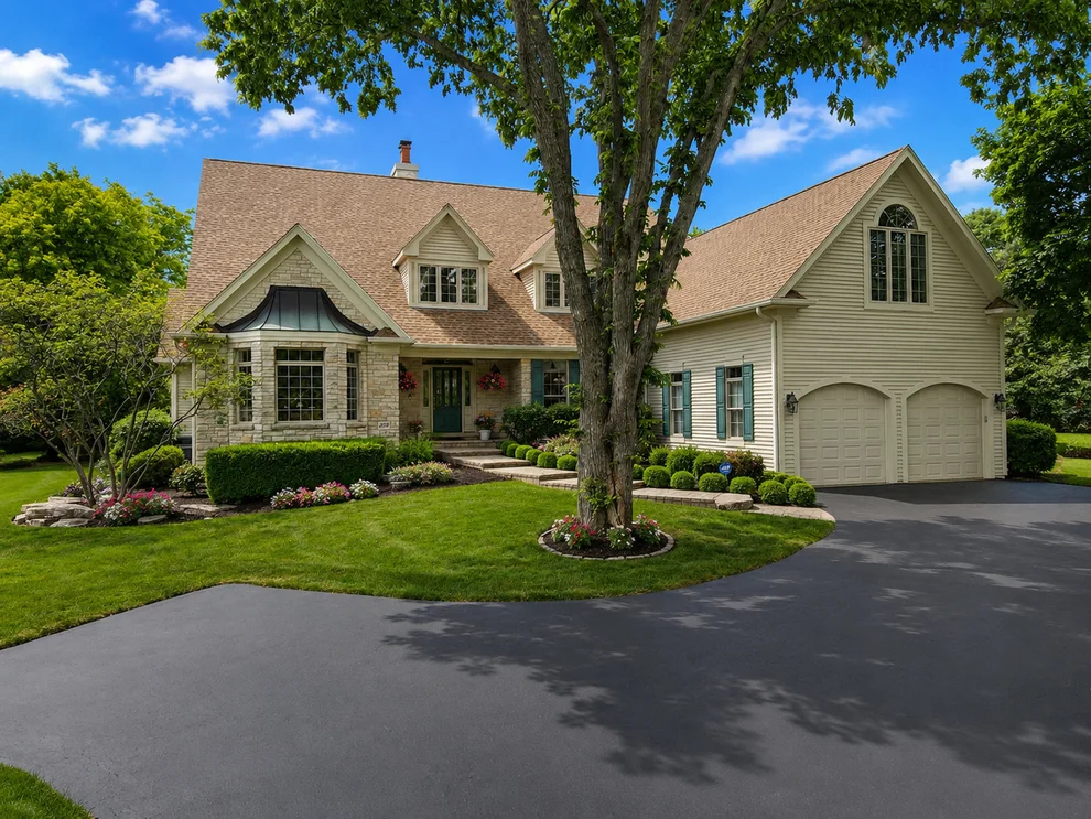 Unit for sale at 209 Carriage Trail, Barrington, IL 60010