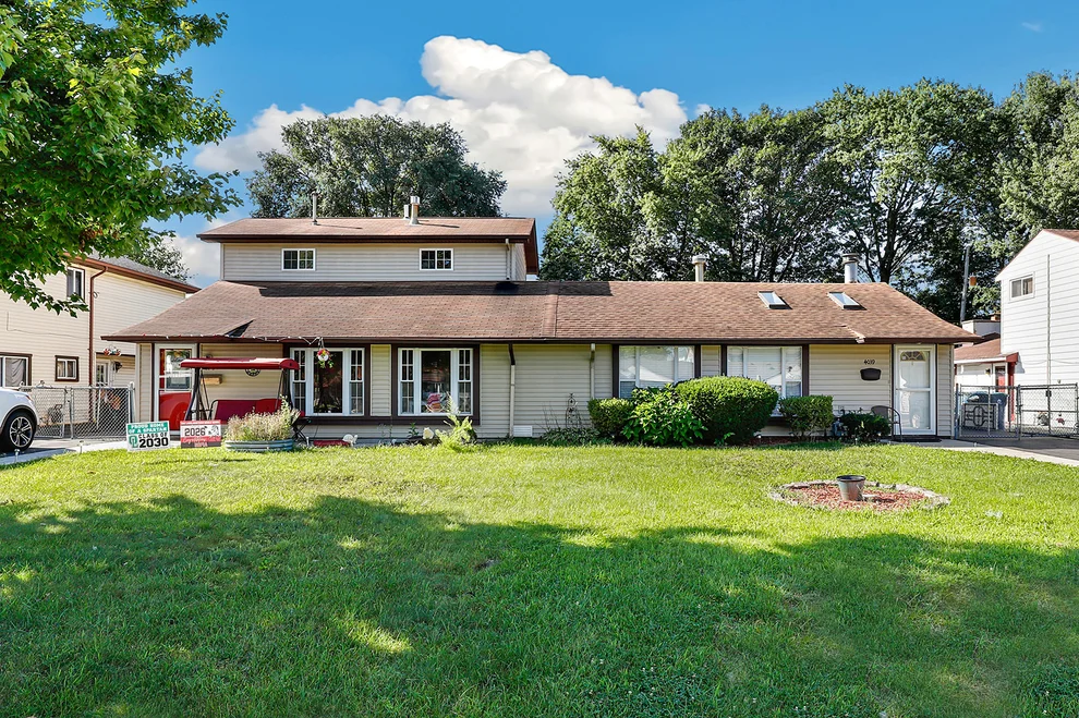Unit for sale at 4039 W 90th Place, Hometown, IL 60456