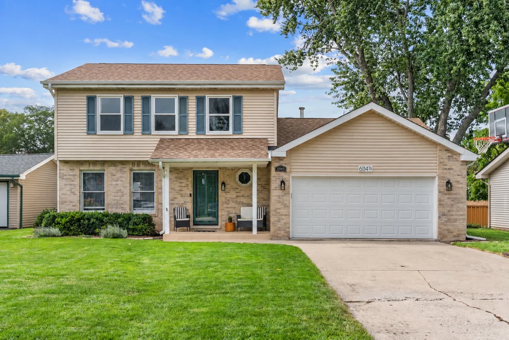 Unit for sale at 6114 1/2 Leonard Avenue, Downers Grove, IL 60515