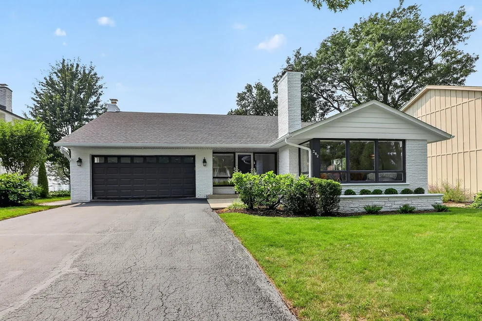 Unit for sale at 282 Stonegate Road, Clarendon Hills, IL 60514