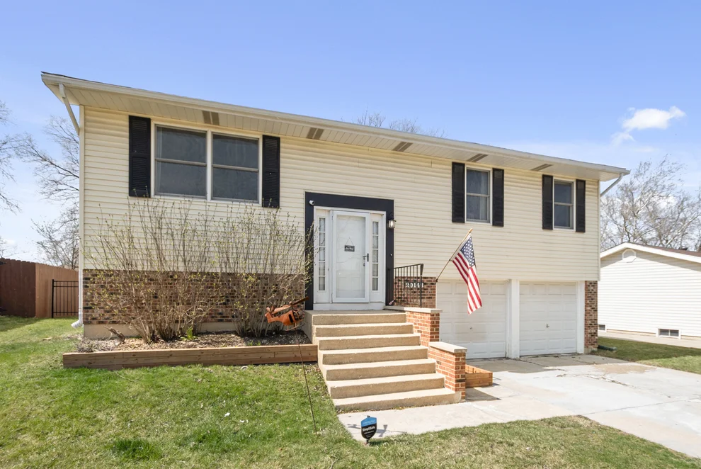 Unit for sale at 20148 S Greenfield Lane, Frankfort, IL 60423