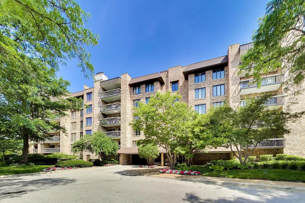 Unit for sale at 3860 Mission Hills Road, Northbrook, IL 60062