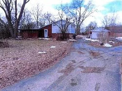 Unit for sale at 27240 LONGWOOD Road, LAKE FOREST, IL 60045