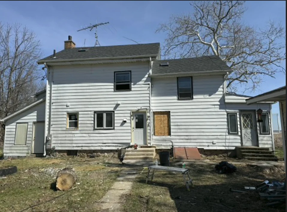Unit for sale at 14860 Mill Road, Capron, IL 61012