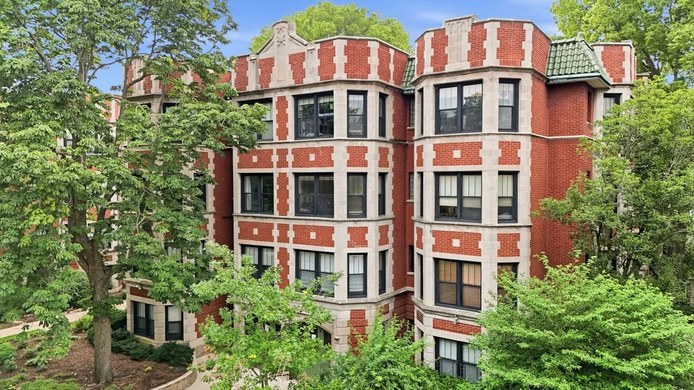 Unit for sale at 7639 N Eastlake Terrace, Chicago, IL 60626