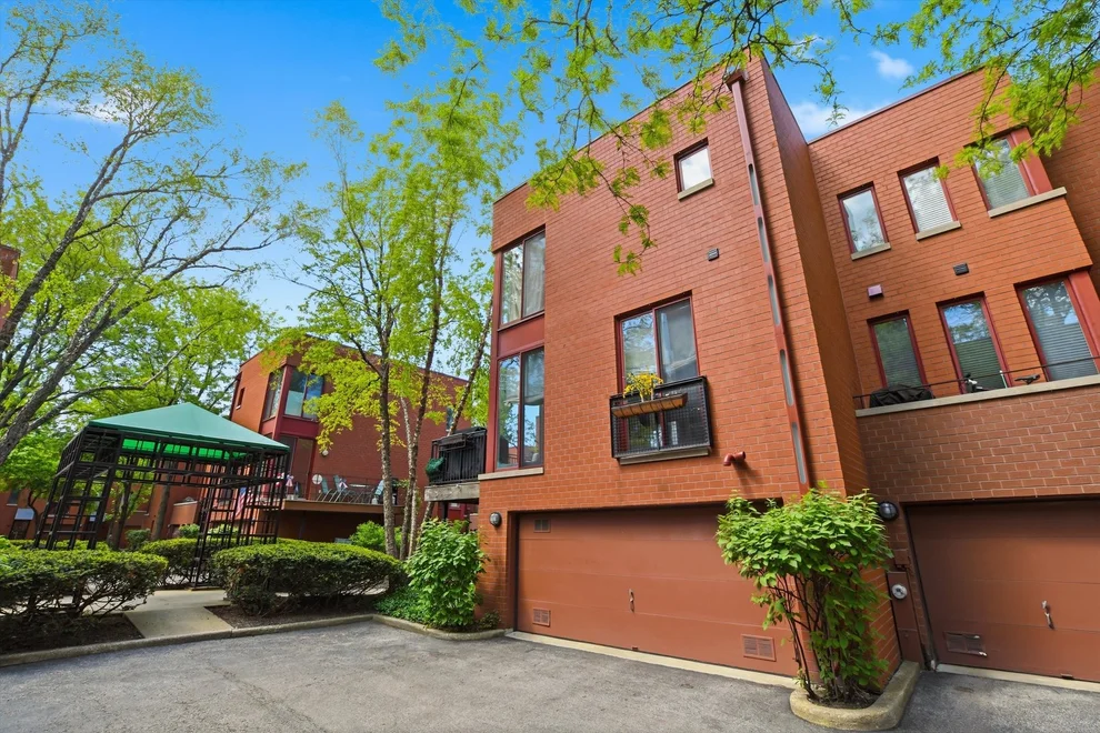 Unit for sale at 1250 S Federal Street, Chicago, IL 60605