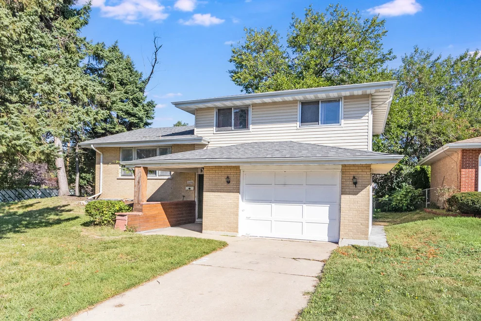 Unit for sale at 6606 102nd Place, Chicago Ridge, IL 60415