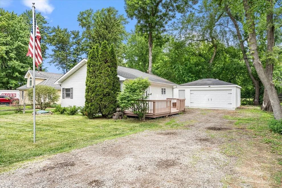 Unit for sale at 2622 W Emerald Court, McHenry, IL 60051