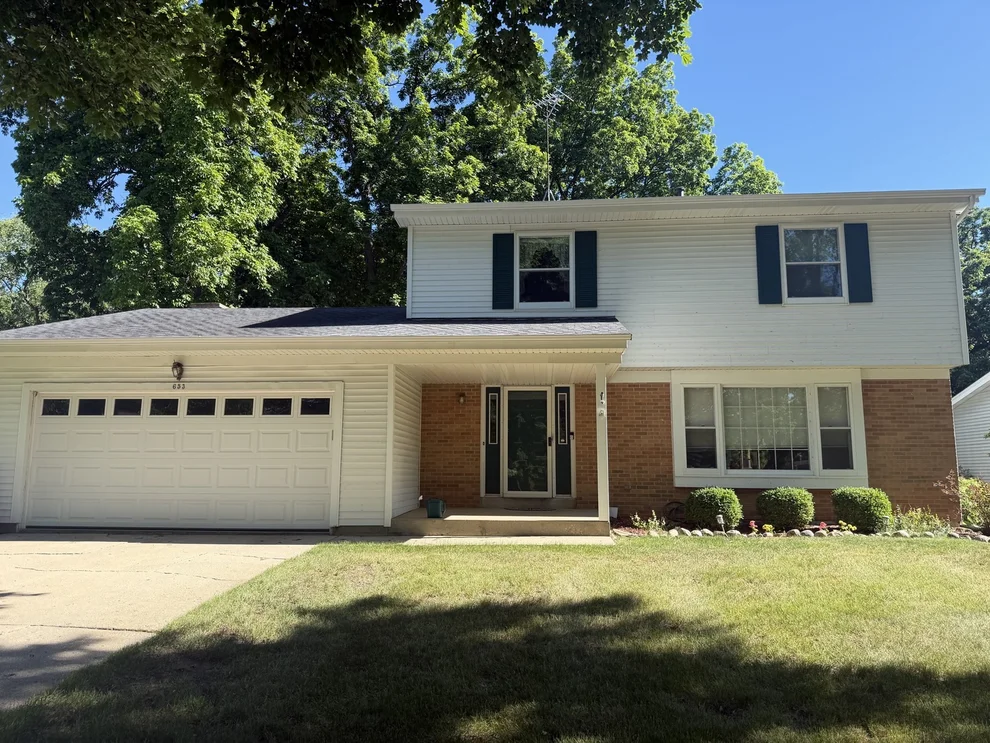 Unit for sale at 653 Green Oaks Drive, Crystal Lake, IL 60014