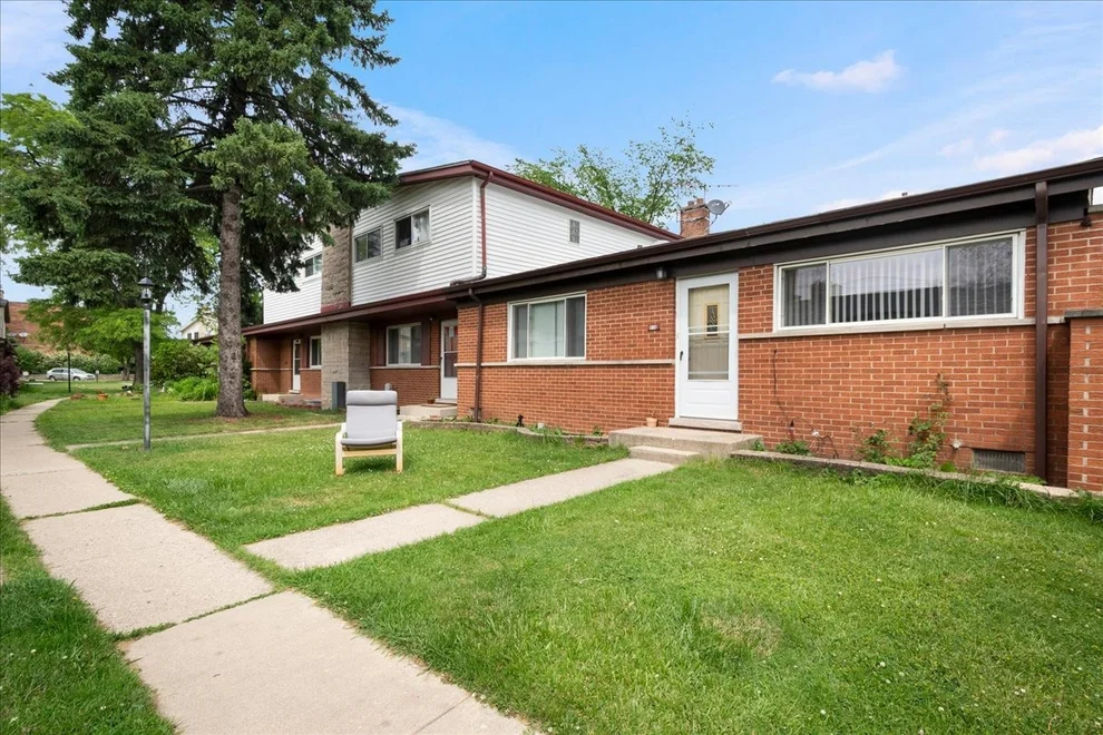 Unit for sale at 416 Glendale Road, Glenview, IL 60025