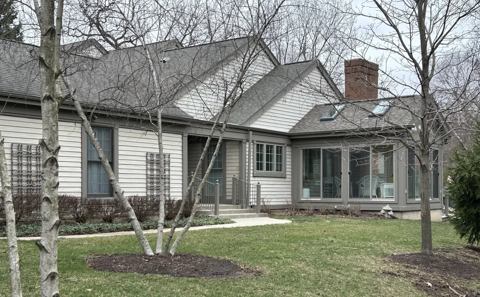 Unit for sale at 12 Warrington Drive, Lake Bluff, IL 60044