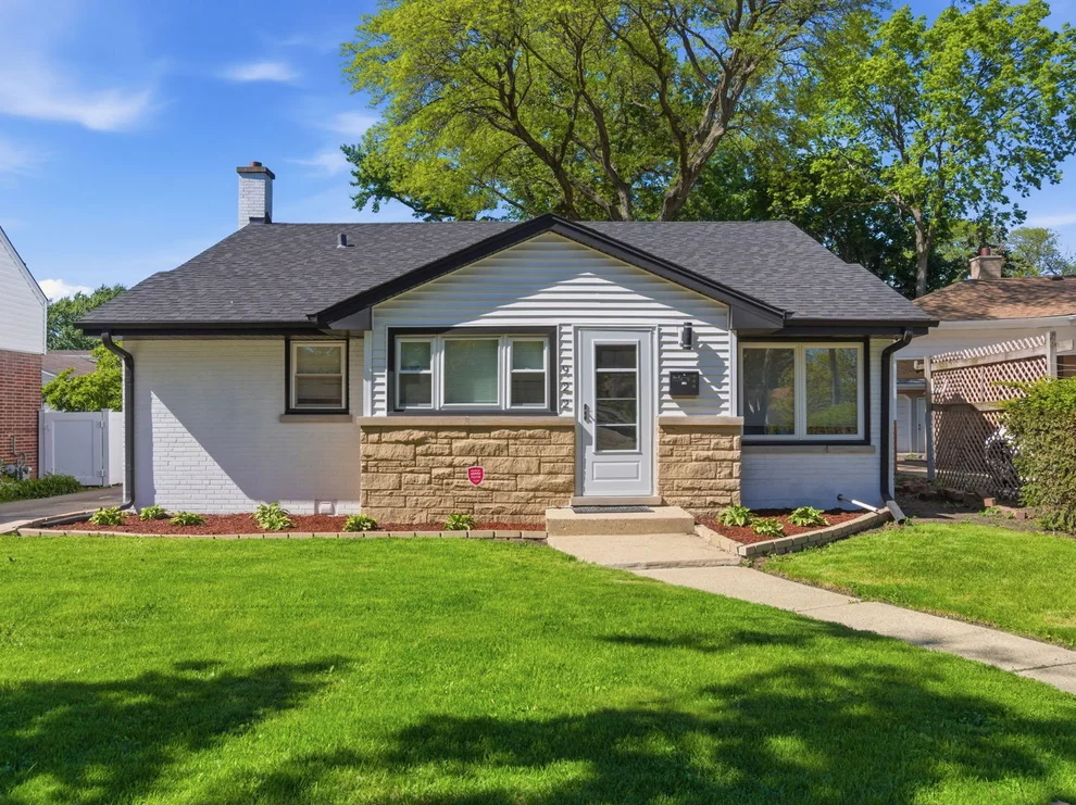 Unit for sale at 922 Glenlake Avenue, Park Ridge, IL 60068