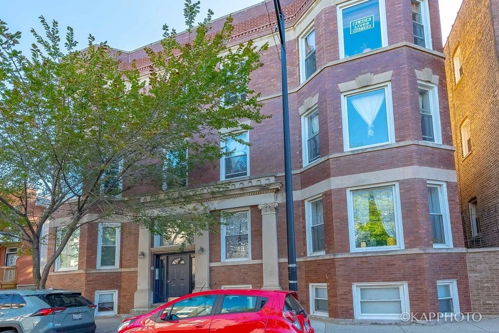 Unit for sale at 127 S Oakley Boulevard, Chicago, IL 60612