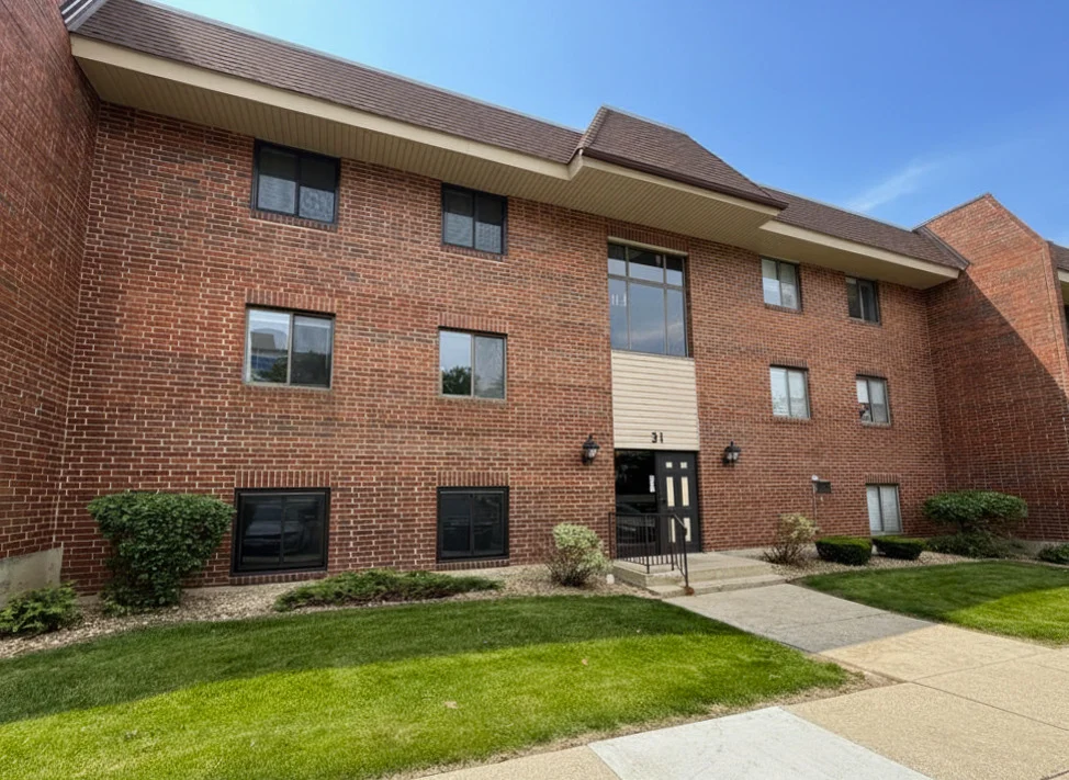 Unit for sale at 31 E Janata Boulevard, Lombard, IL 60148