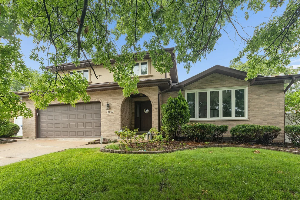 Unit for sale at 8850 W 98th Place, Palos Hills, IL 60465