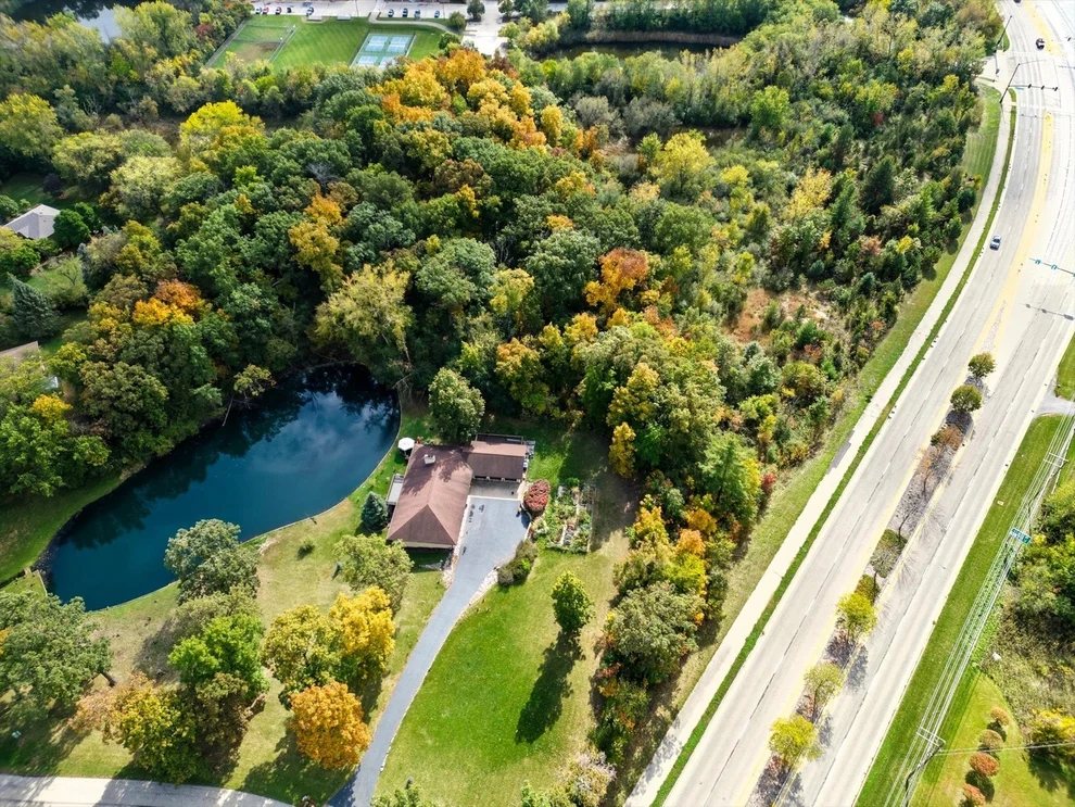 Unit for sale at 21041-51 N Quentin Road, Lake Zurich, IL 60047