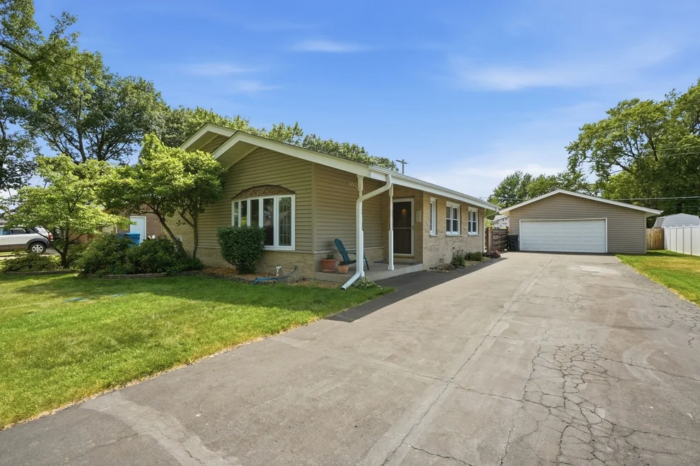 Unit for sale at 12624 S MASSASOIT Avenue, Palos Heights, IL 60463