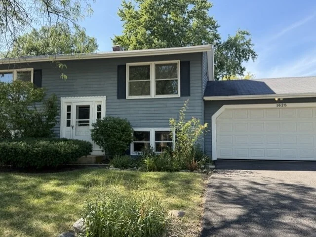 Unit for sale at 1625 Sycamore Lane, Aurora, IL 60504