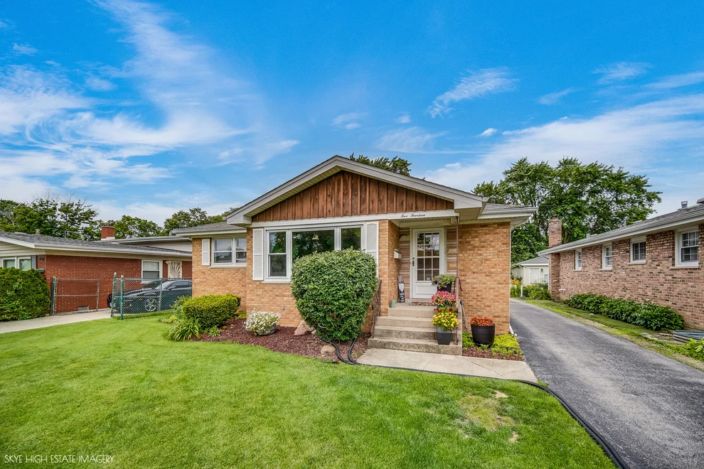 Unit for sale at 514 E 164th Place, South Holland, IL 60473