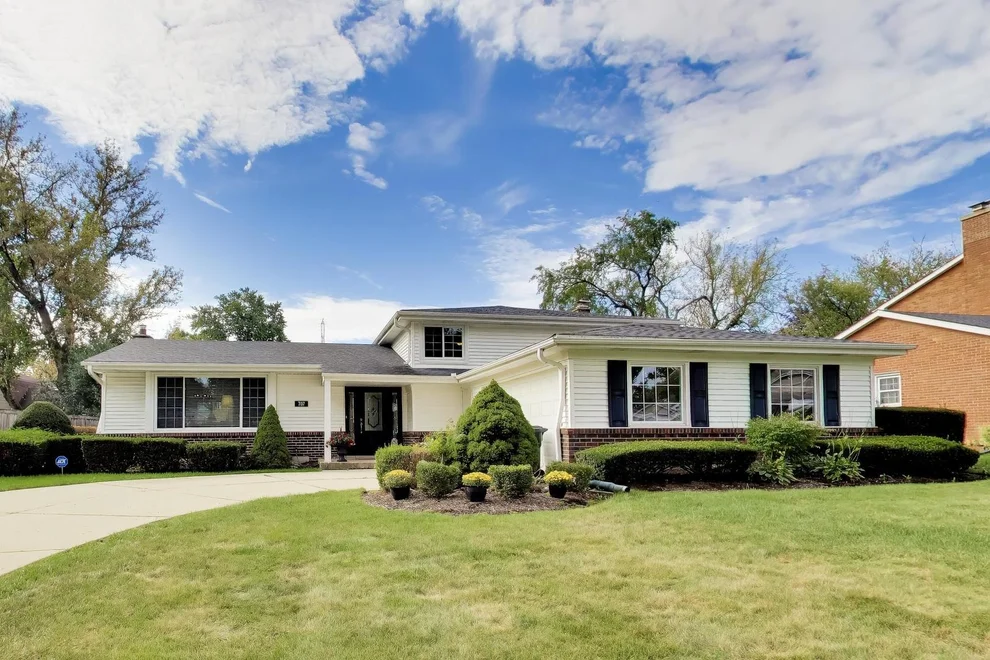Unit for sale at 707 E Monterey Road, Palatine, IL 60074