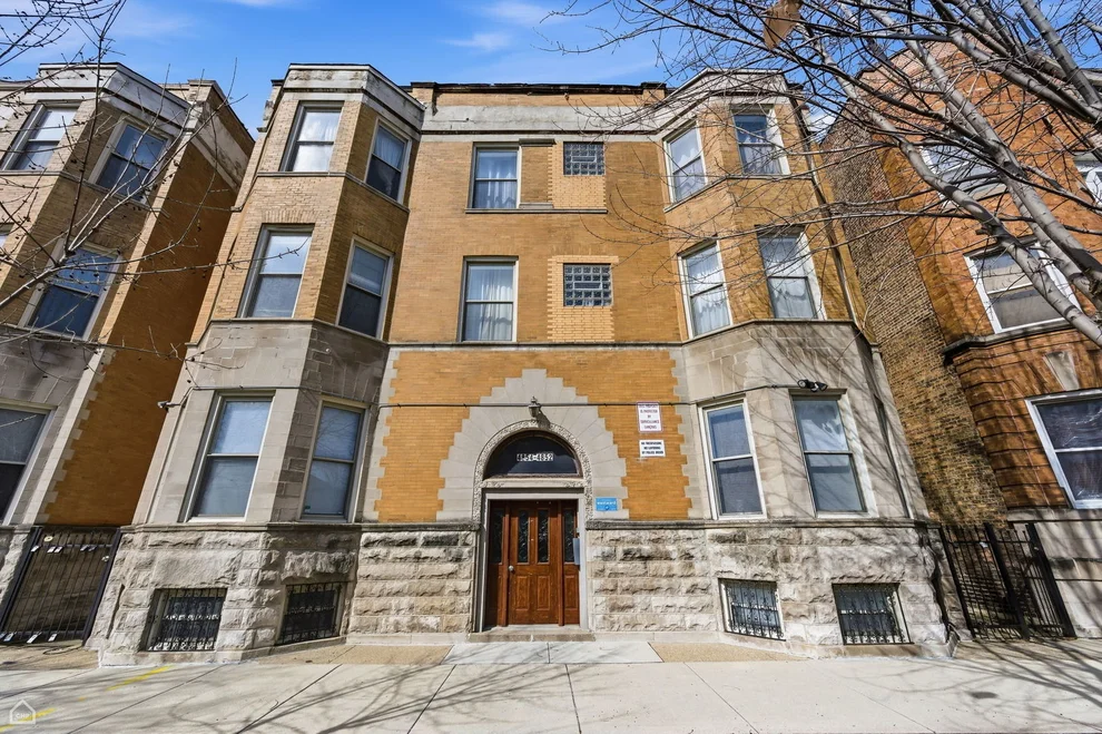 Unit for sale at 4852 S Prairie Avenue, Chicago, IL 60615