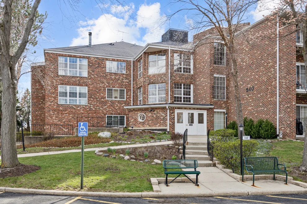 Unit for sale at 540 Biesterfield Road, Elk Grove Village, IL 60007