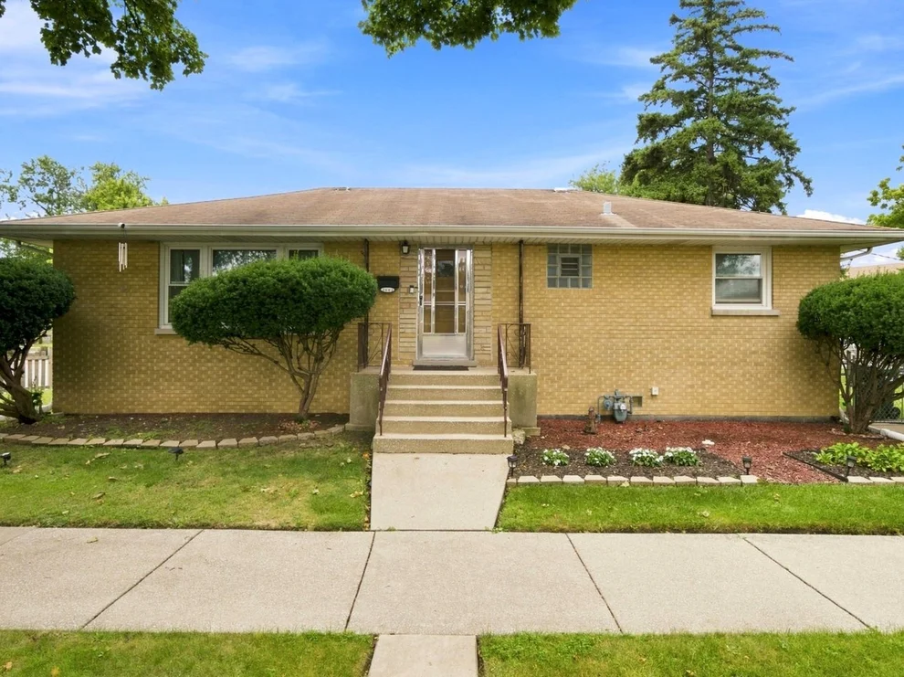 Unit for sale at 3801 St Charles Road, Bellwood, IL 60104