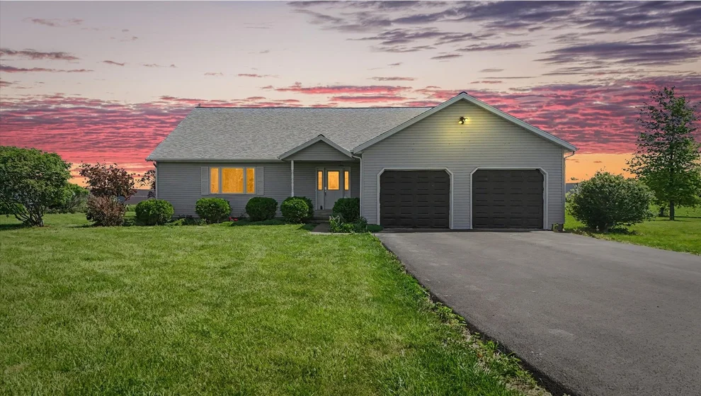 Unit for sale at 102 E County Road 2500 N Road, Mahomet, IL 61853