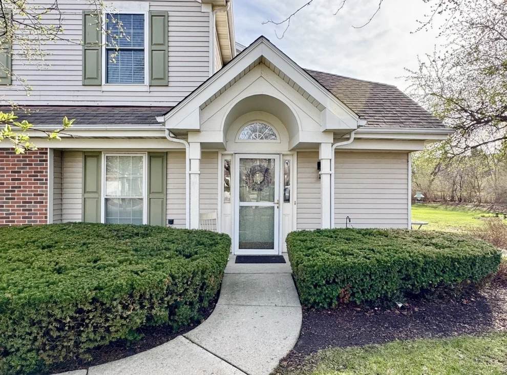 Unit for sale at 2110 Peach Tree Lane, Algonquin, IL 60102