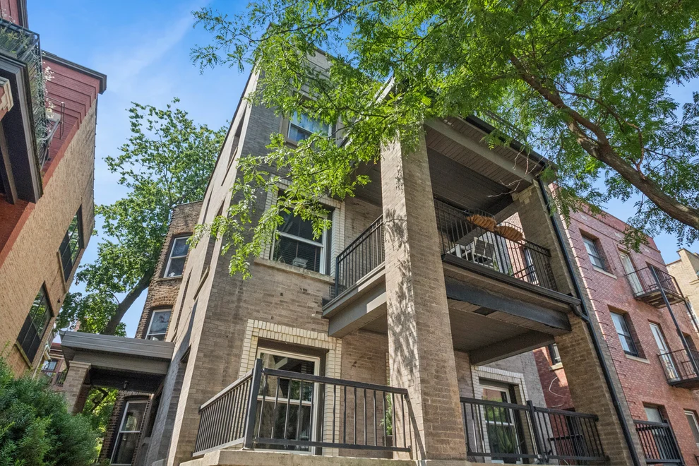 Unit for sale at 817 W Lawrence Avenue, Chicago, IL 60640