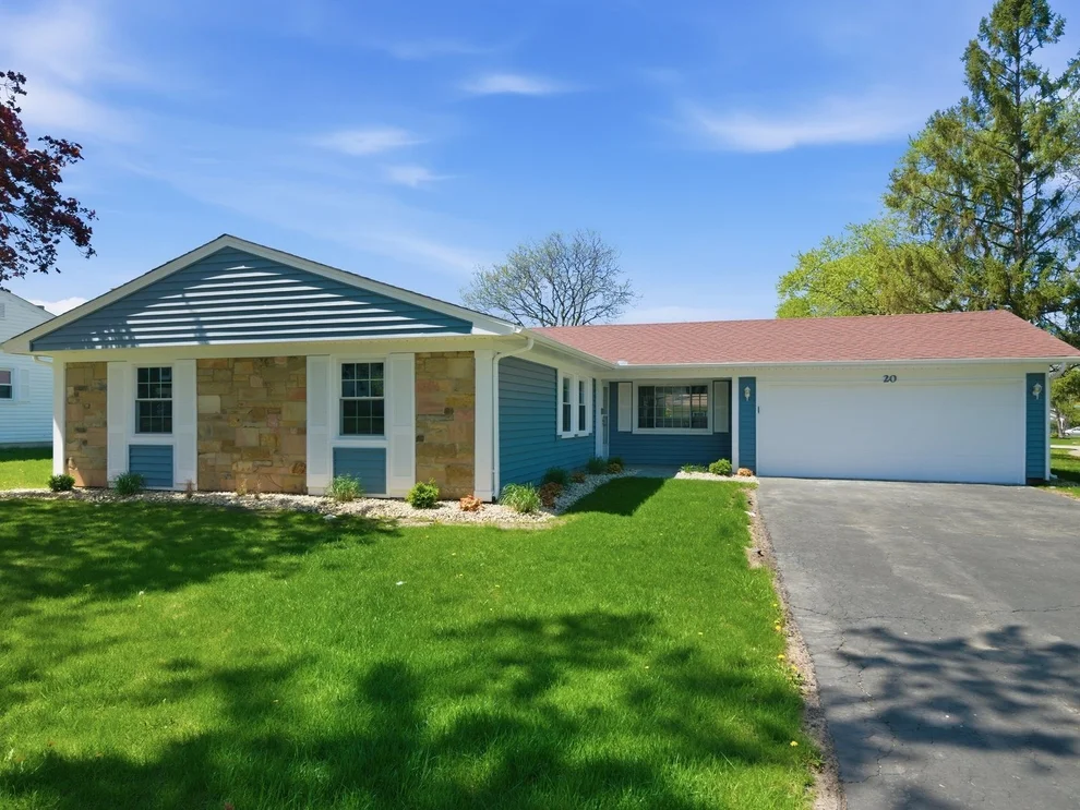 Unit for sale at 20 Emerson Drive, Schaumburg, IL 60194