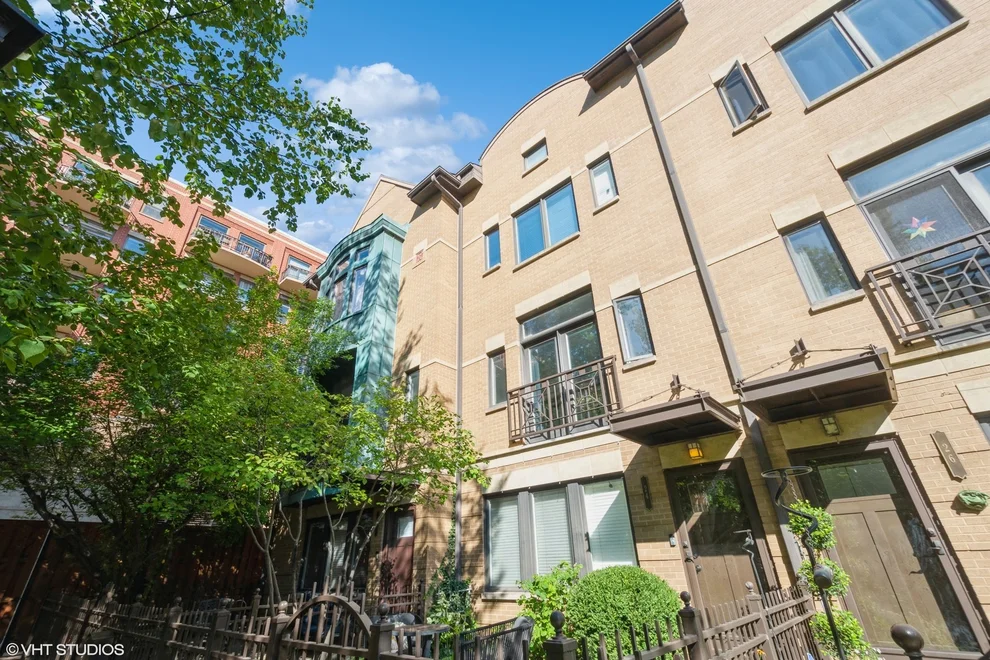 Unit for sale at 24 S Throop Parkway, Chicago, IL 60607