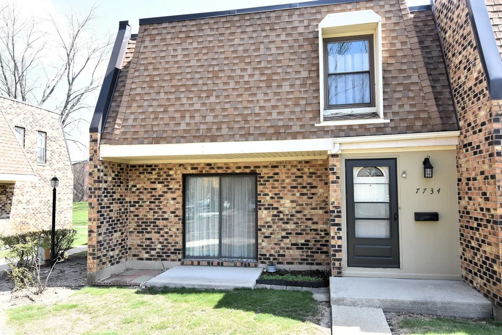 Unit for sale at 7734 Woodward Avenue, Woodridge, IL 60517