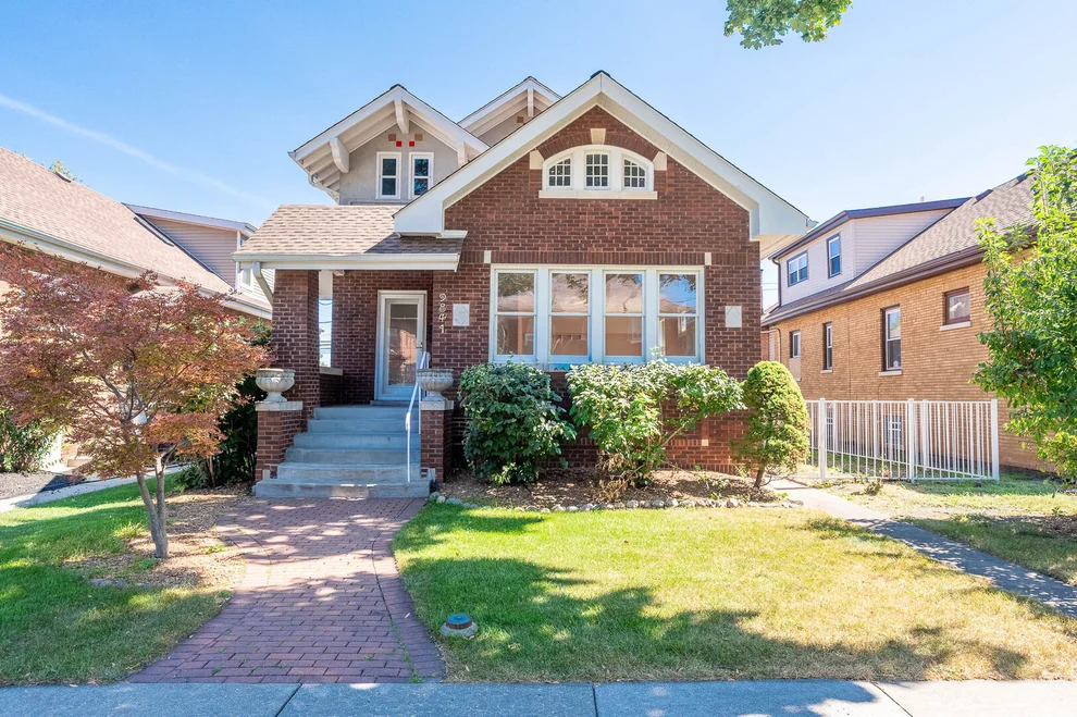Unit for sale at 9841 S Hoyne Avenue, Chicago, IL 60643