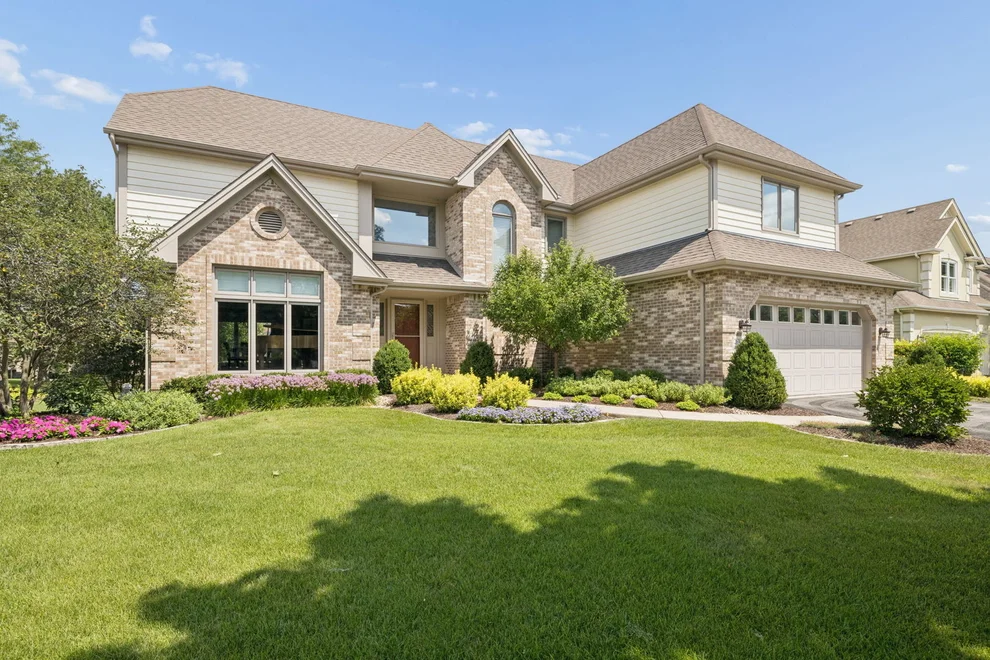 Unit for sale at 26w144 Houghton Lane, Winfield, IL 60190