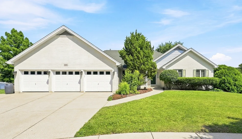 Unit for sale at 220 Rosewood Court, Westmont, IL 60559