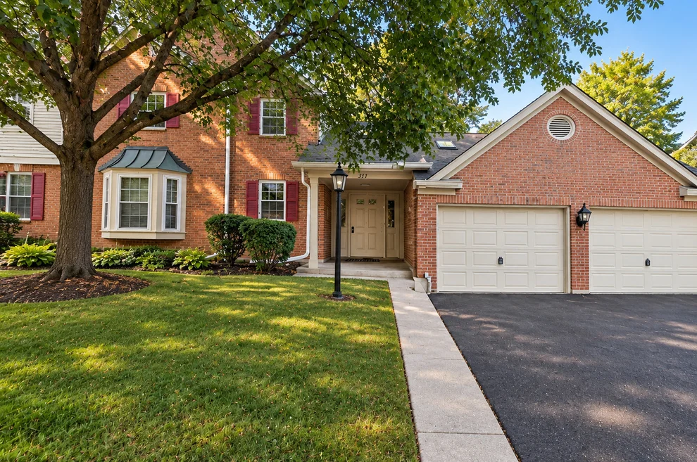 Unit for sale at 311 Glasgow Lane, Schaumburg, IL 60194
