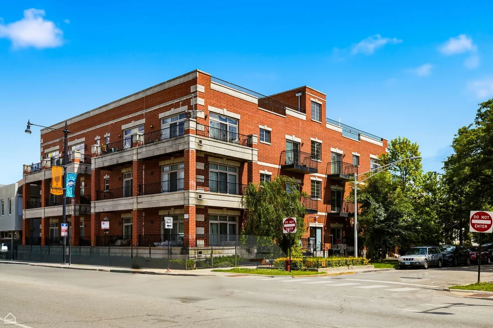 Unit for sale at 4755 N Kilbourn Avenue, Chicago, IL 60630