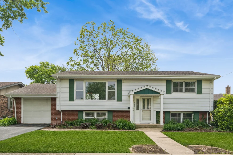 Unit for sale at 1259 Heather Road, Homewood, IL 60430