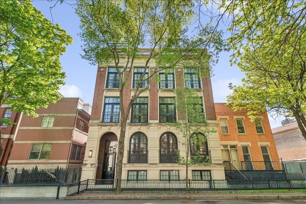 Unit for sale at 1919 N Sheffield Avenue, Chicago, IL 60614