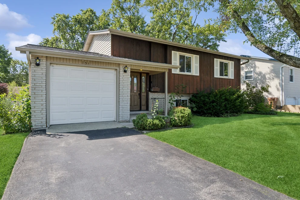 Unit for sale at 731 Nolan Avenue, Glendale Heights, IL 60139
