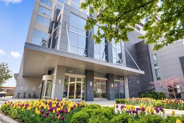 Unit for sale at 1901 S Calumet Avenue, Chicago, IL 60616