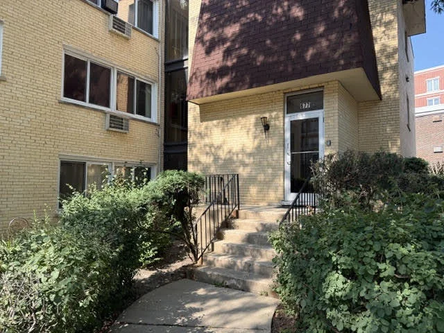 Unit for sale at 677 S RIVER Road, Des Plaines, IL 60016